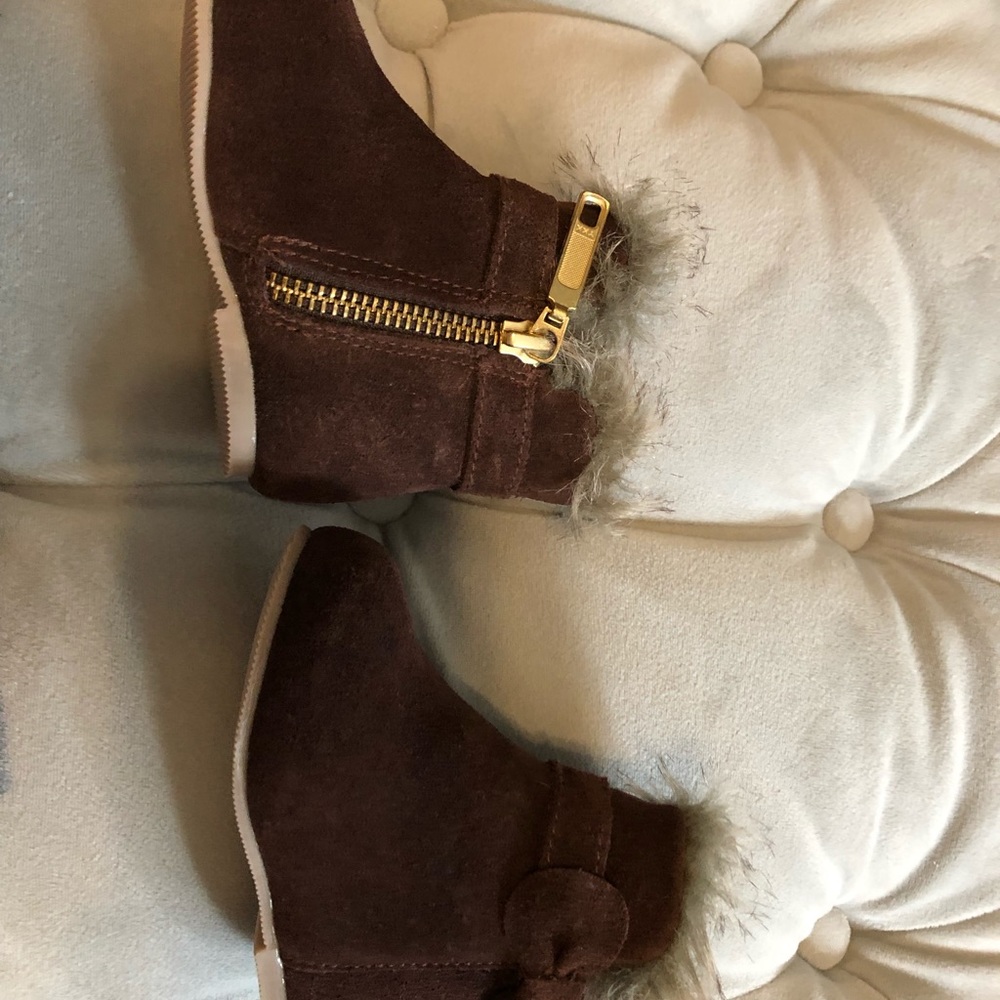 Janie and Jack brown booties with faux fur- sz 4